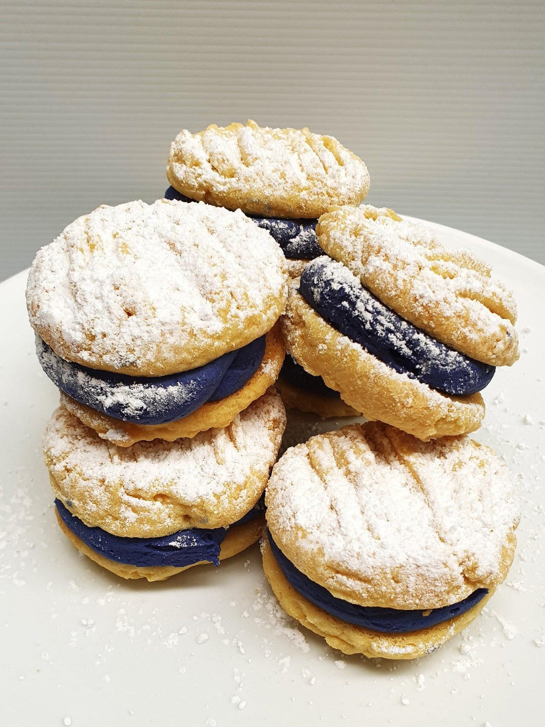 Vanilla Cookie with Blueberry Buttercream