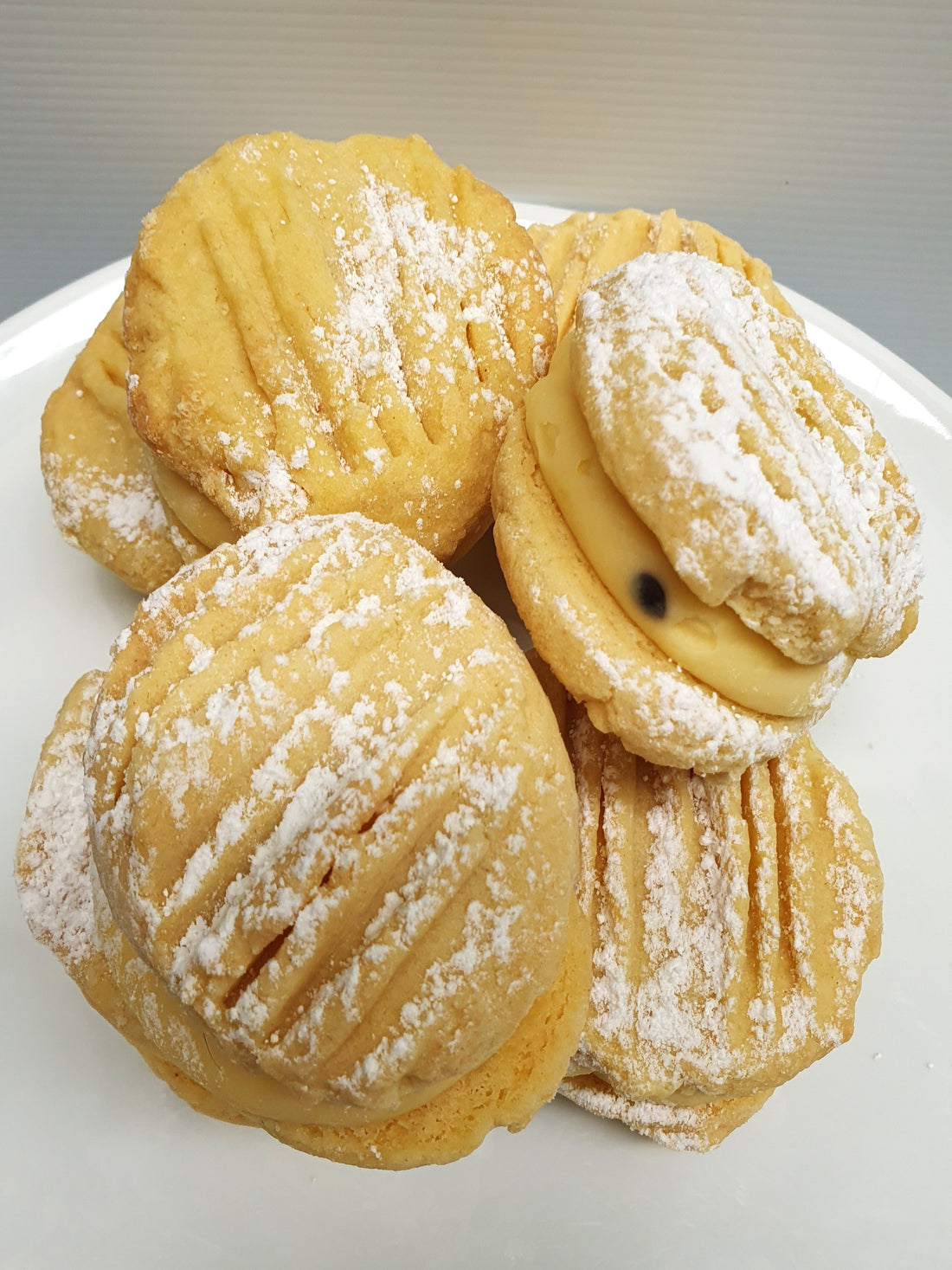 Vanilla Cookie with Passion Fruit Buttercream