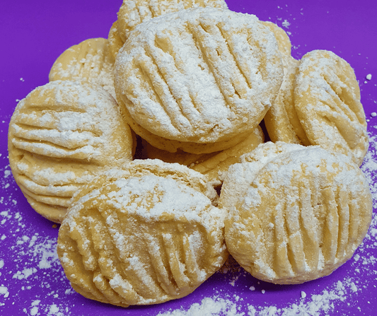 Vanilla Shortbread Cookie with Vanilla Buttercream Filling